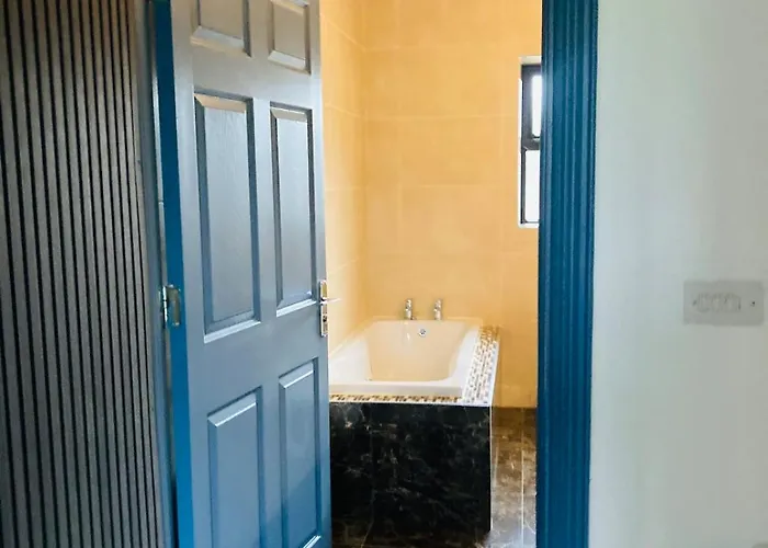 2 Bedroom Workers * Barrysbrook