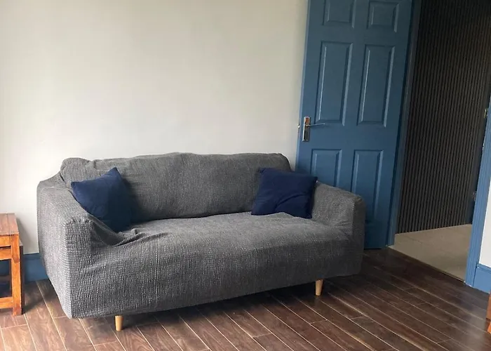 2 Bedroom Workers Apartment *